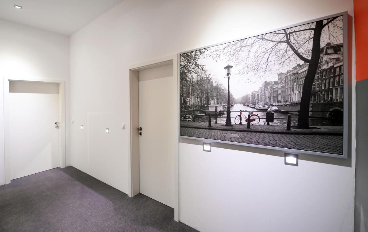 Park Apartment *